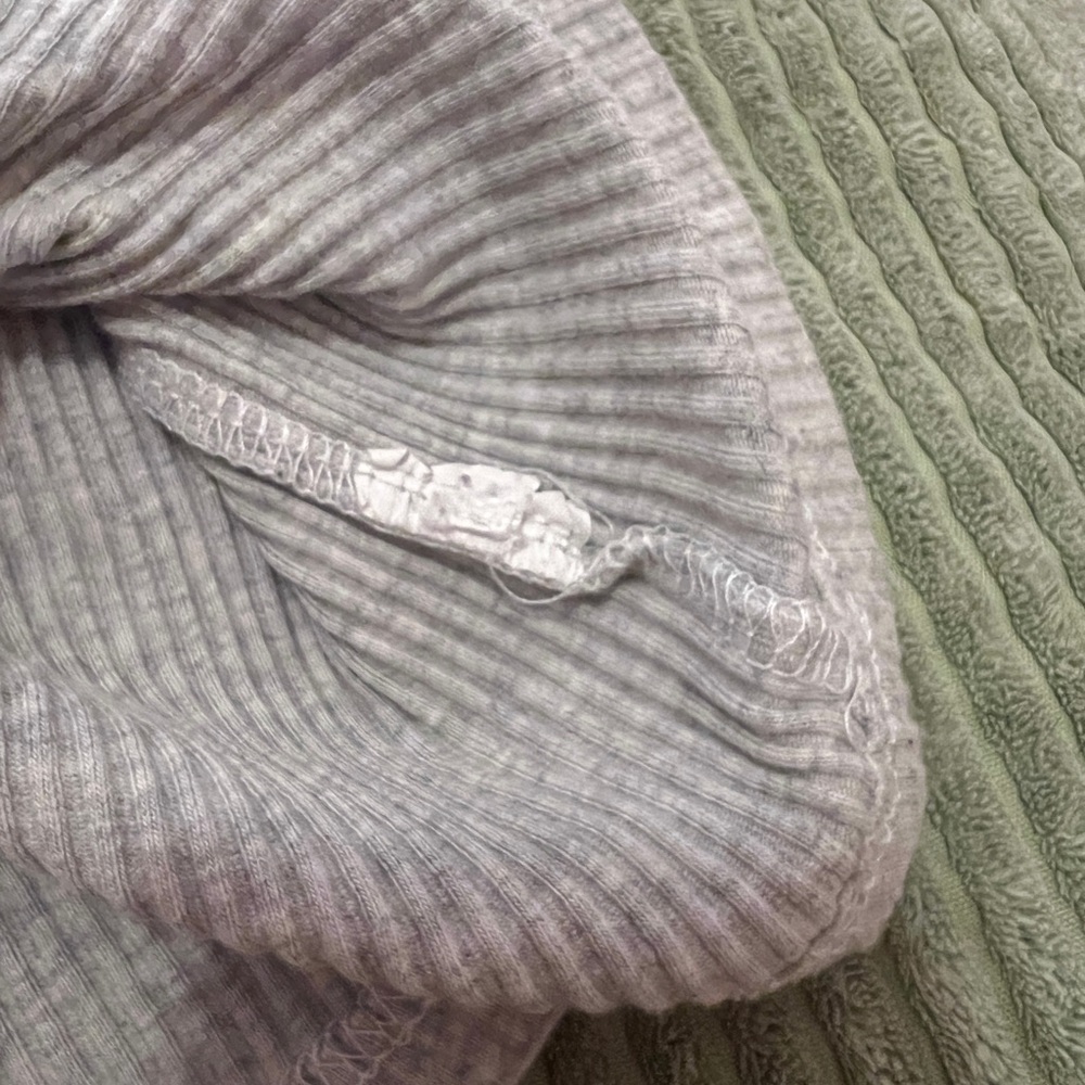 Gray Ribbed Knit Tank Top - Picture 3 of 3